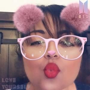 Meet your Posher, Claudia